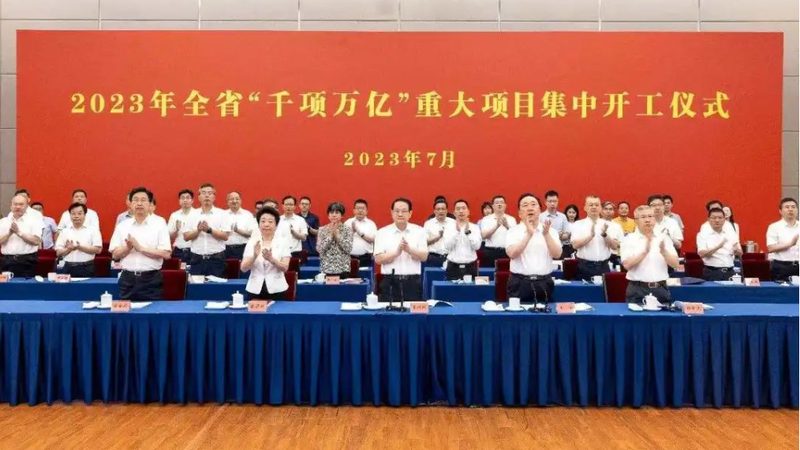 航空领域复合材料与合金材料如何权衡性能与成本？**